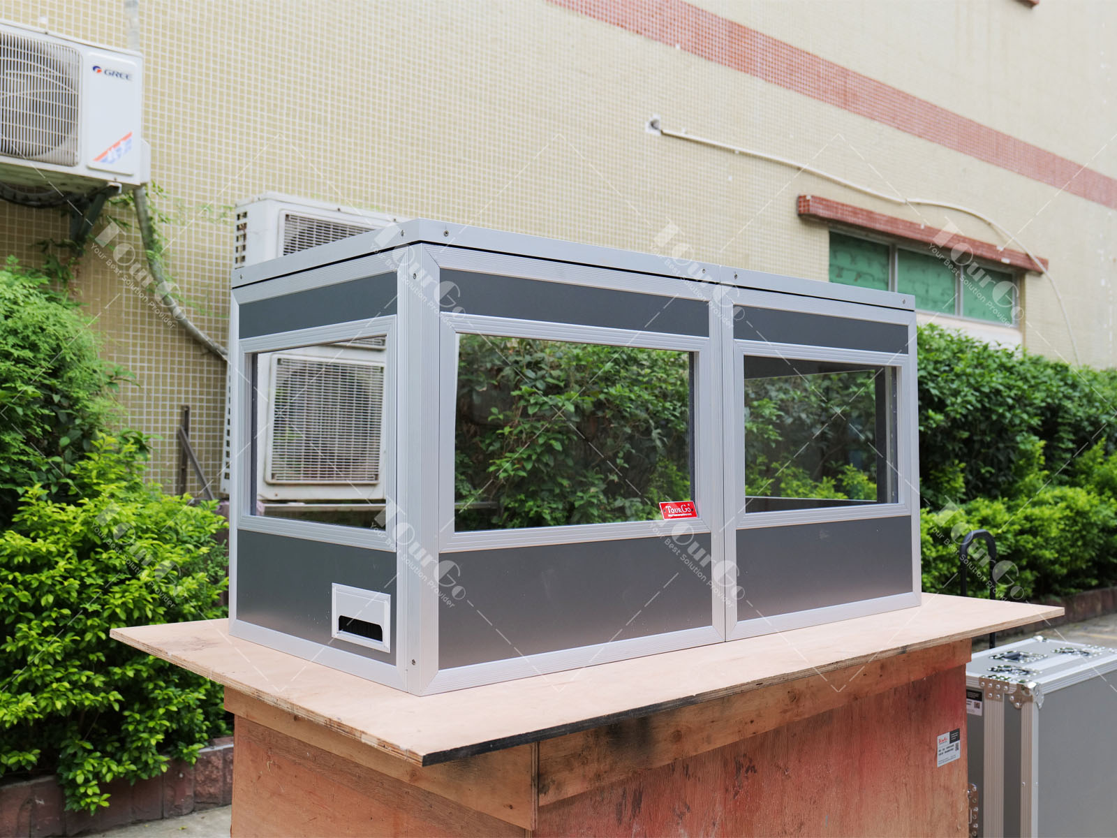 2translation booth