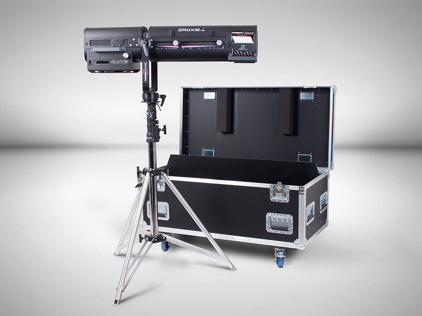 2Case For Robert Juliat Roxie