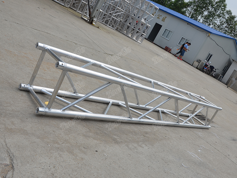 F44 400mm Square Aluminum Spigot Truss 3m Length