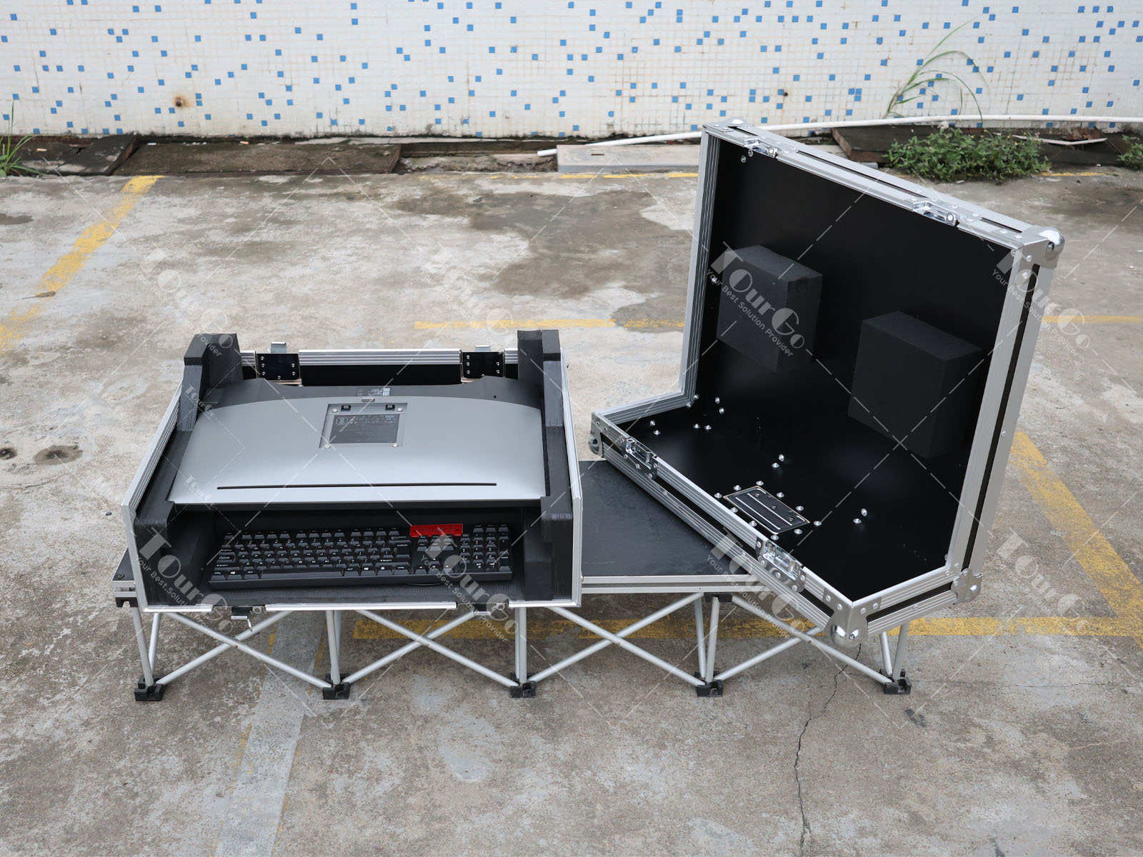 Monitors 24”Screens Flight Cases