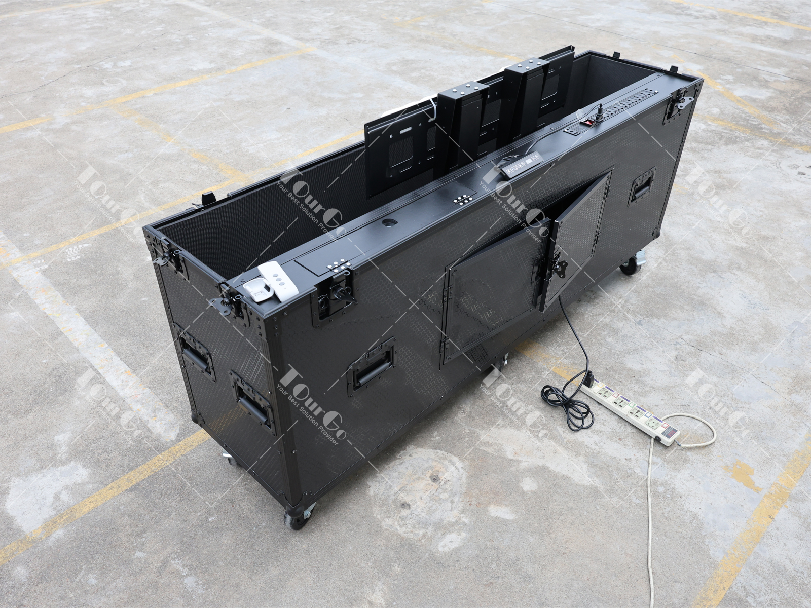 3 TV flight case
