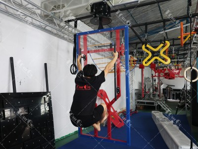 American Ninja Warrior The Dungeon Course – Ninja Vigorously Revolv door