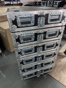 2U slam door rack flight cases
