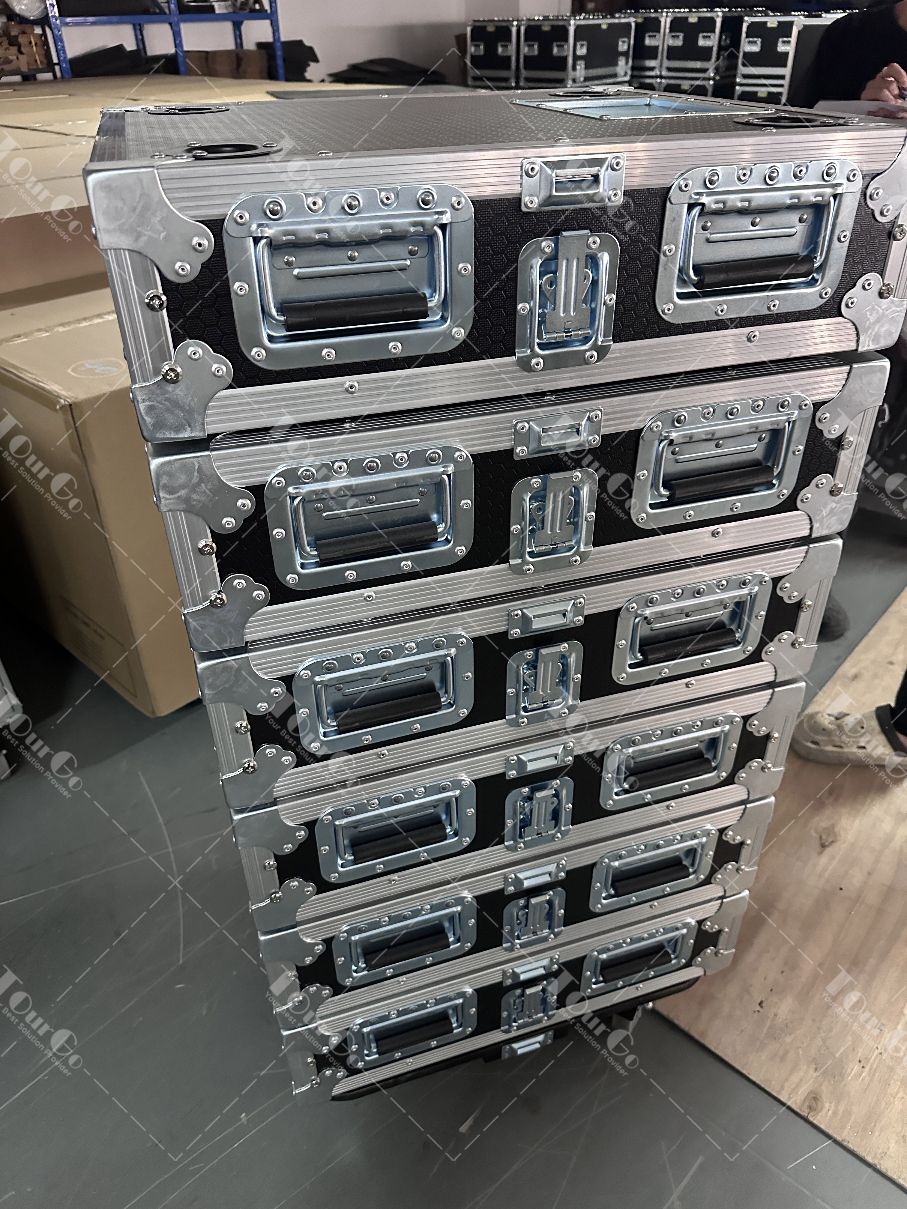2U slam door rack flight cases