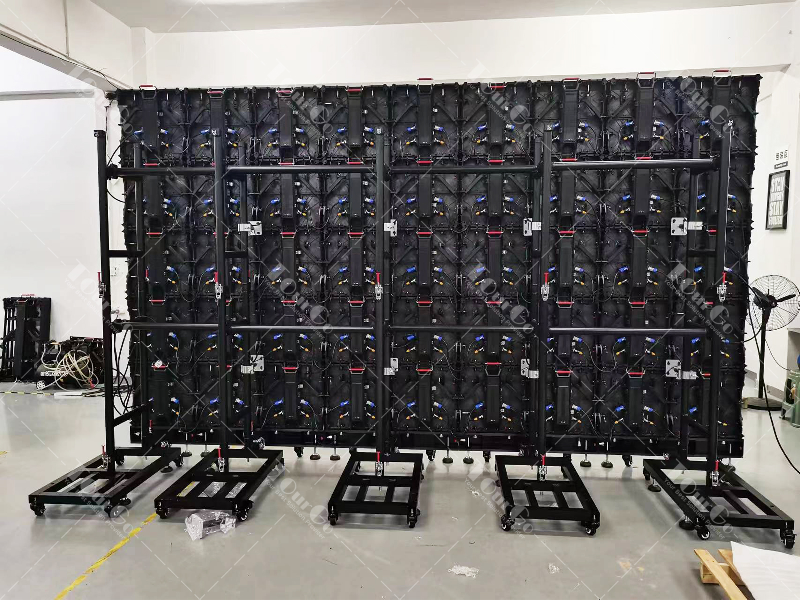 Off-ground LED Screen Ground Support With Wheels