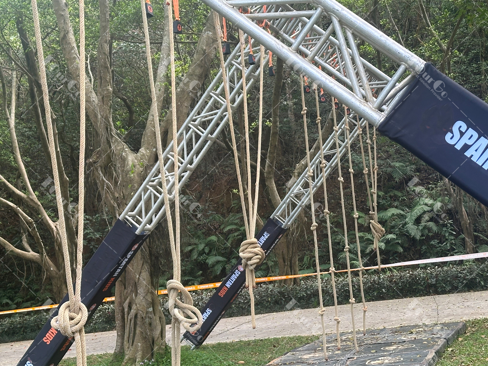 OCR Park Obstacle Spartan Race Training Rope Swinging Course