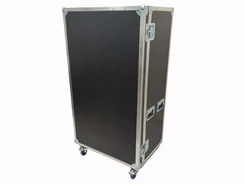 3 Guitar Vault Flight Case
