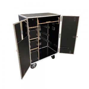  Equestrian stable cabinet 