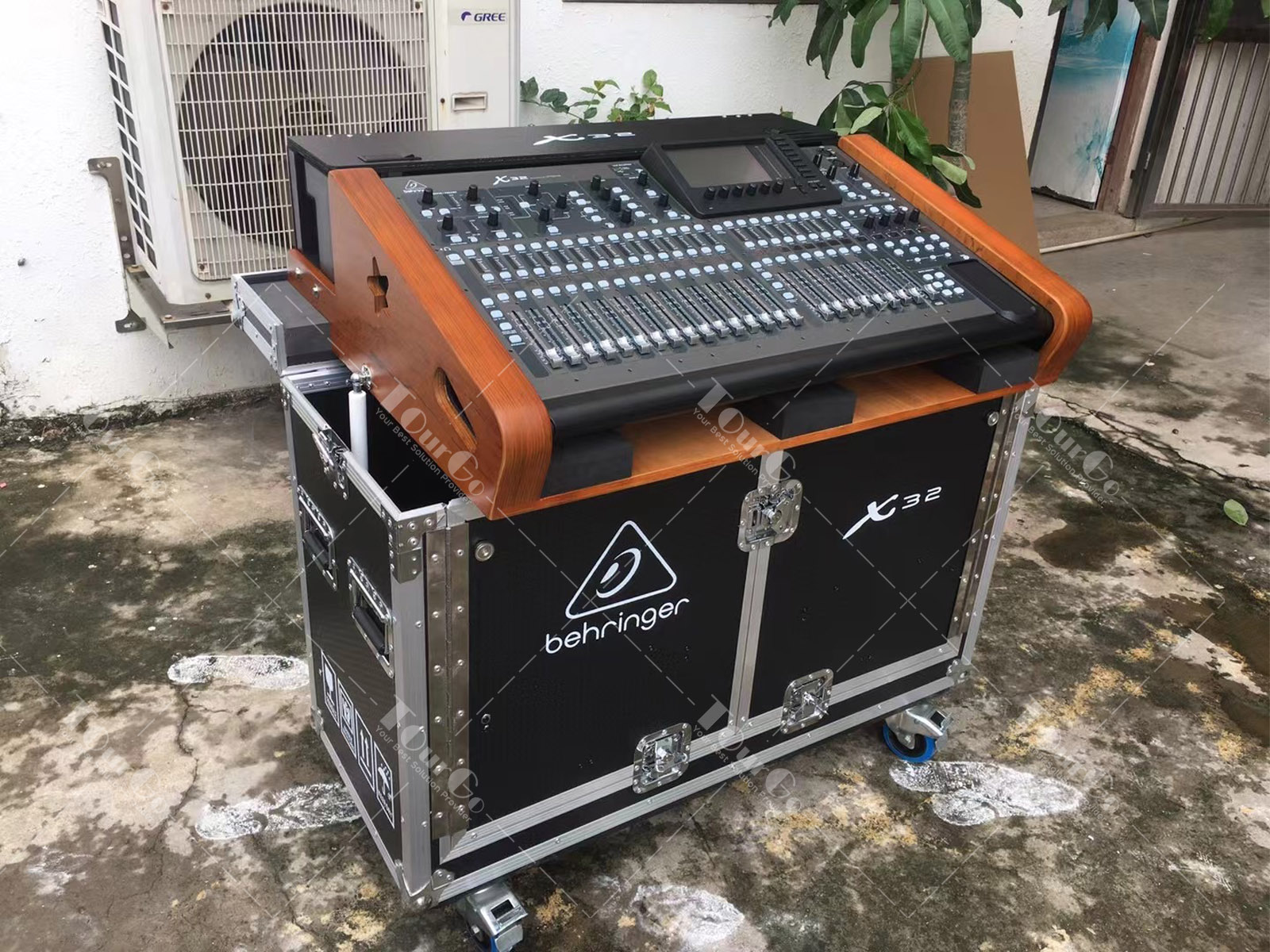 3Flip flight case for Behringer X32