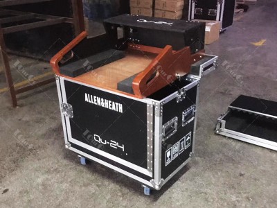 32flight road case mixer