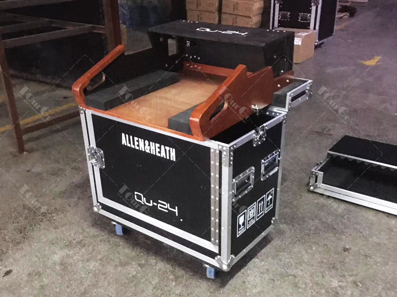 32flight road case mixer