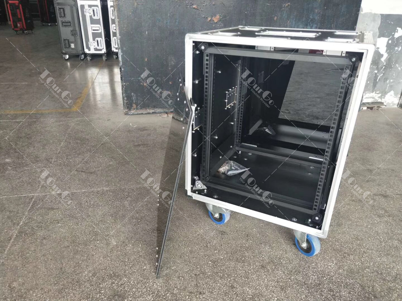 34Heavy-Duty Recessed Handles and Latches. Vertical Rack Spaces: 12U. Rail to Rail: 18.5". Rail to Cover: 19.75". Cover Interiors are 3" Deep. 3.5" Caster Wheels, 2 with Brakes. Caster Assembly Required.