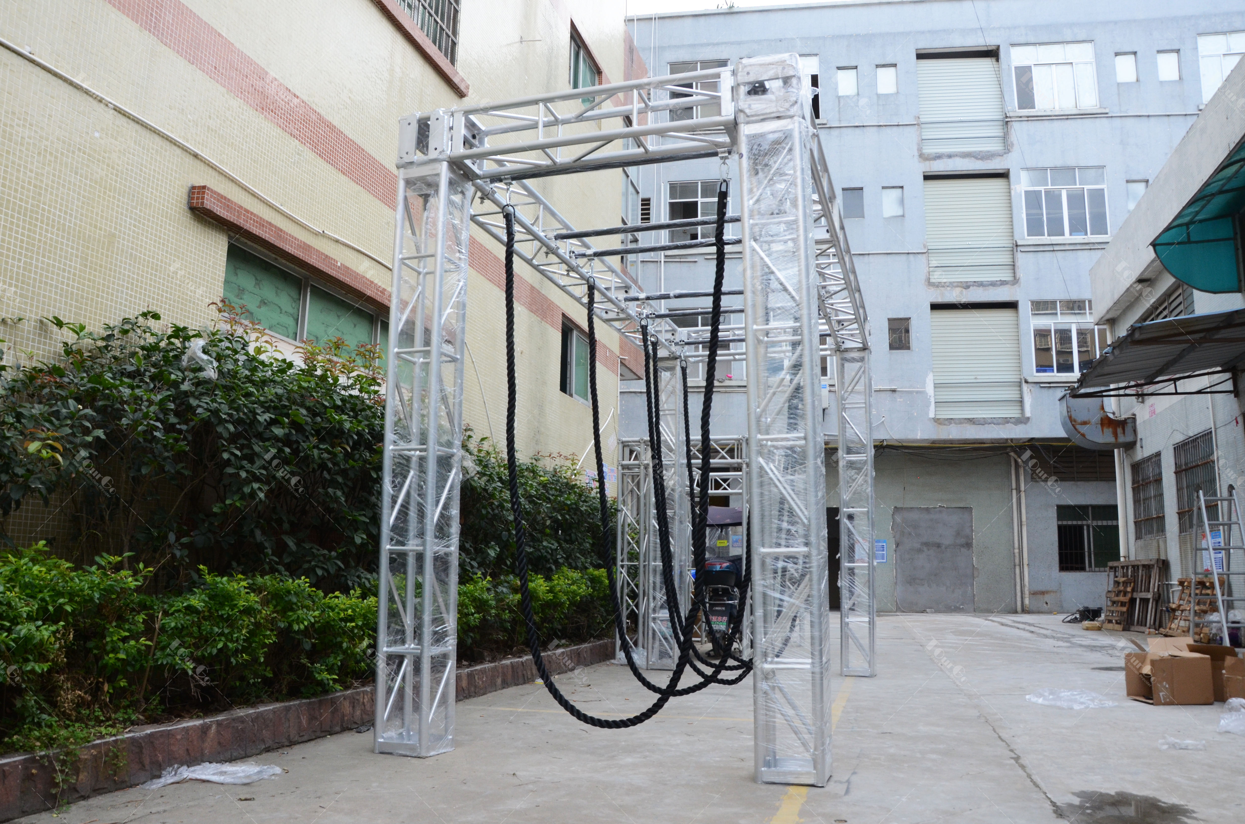 U-ROPE WALK34