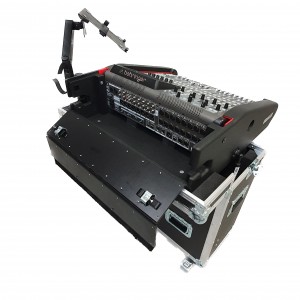 35Behringer BX32 Compact Console