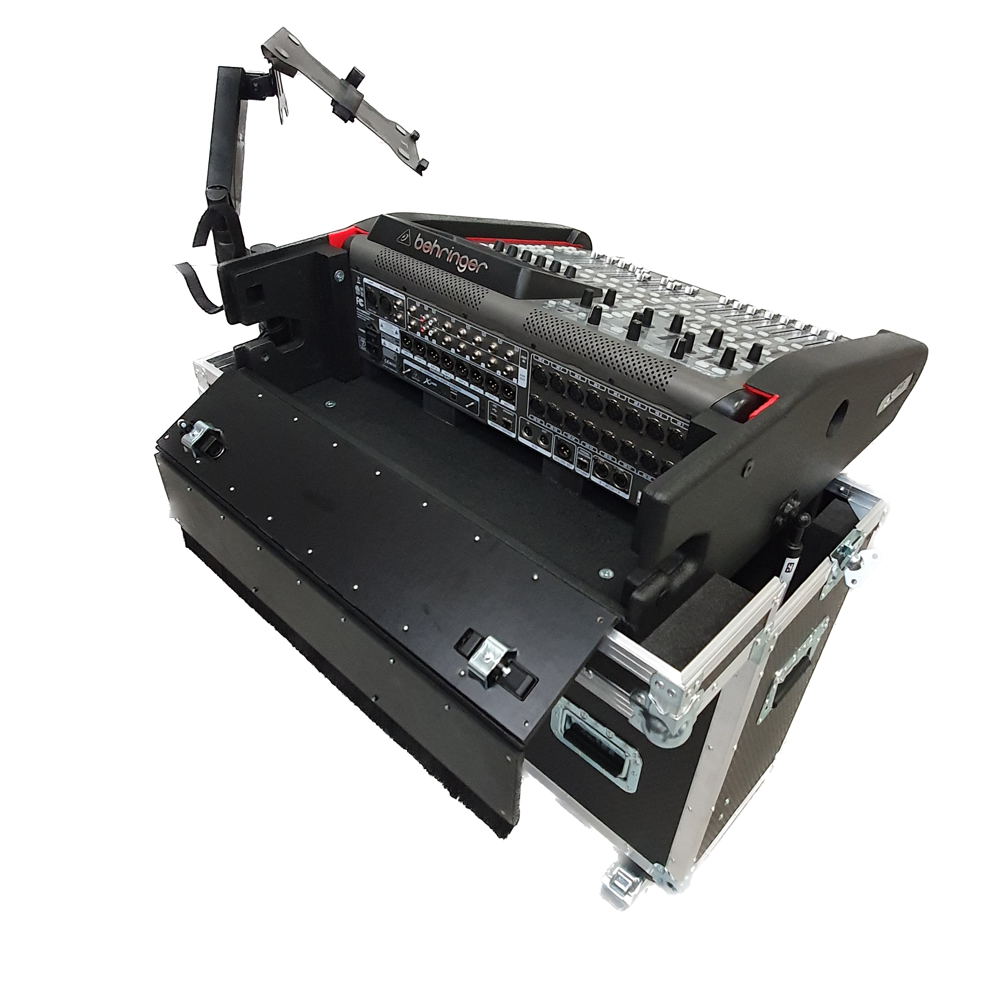 35Behringer BX32 Compact Console
