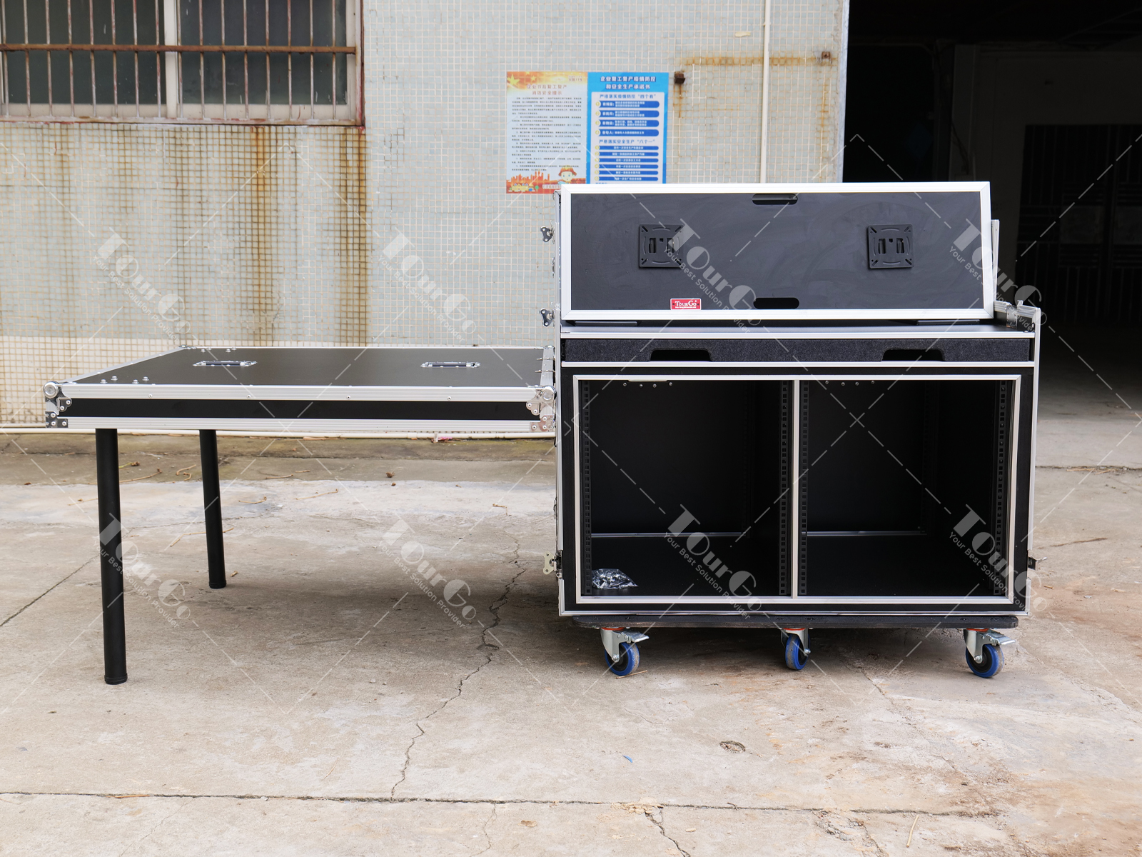 3 flight case with Production Workstation