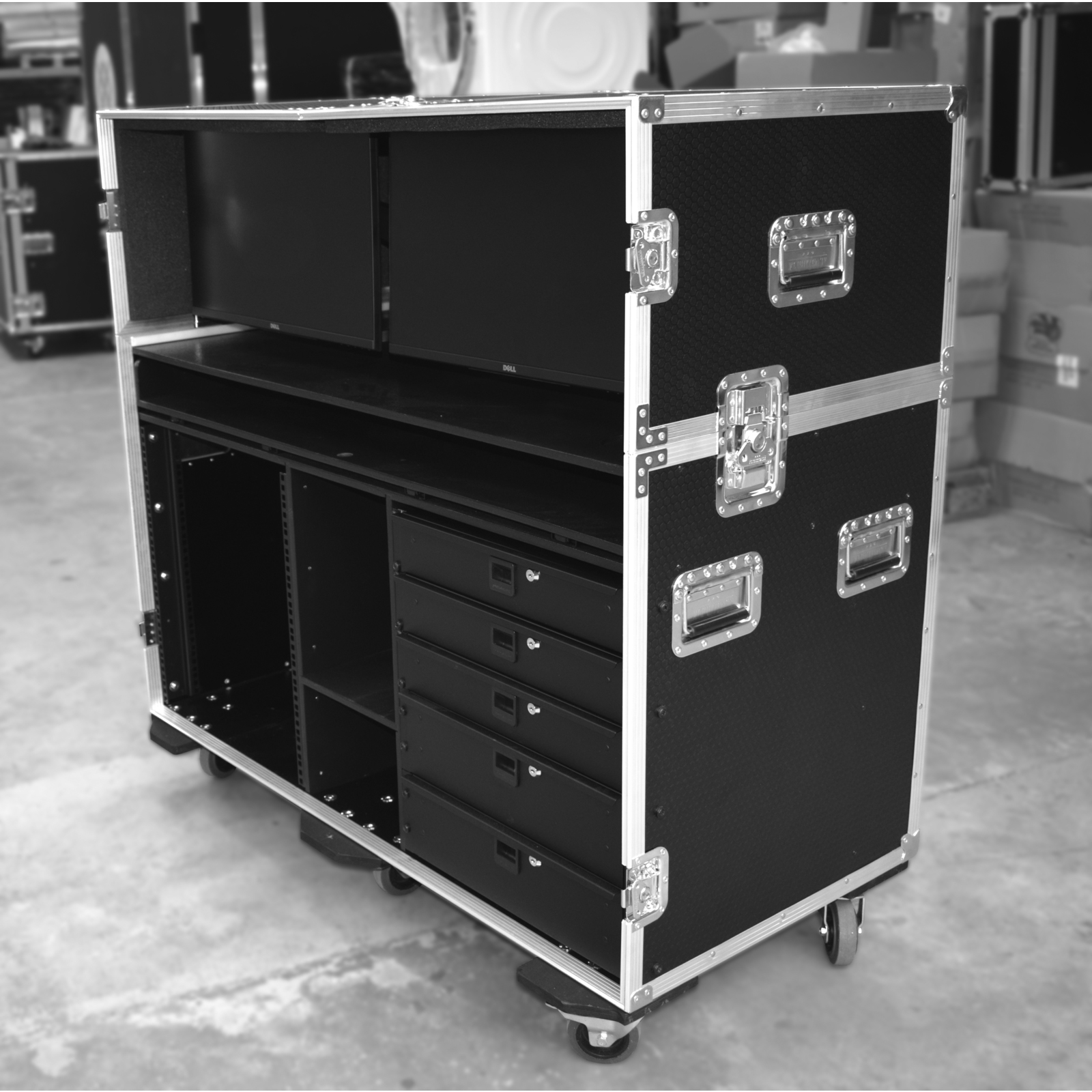 3Monitors Case