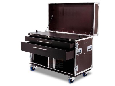Custom mobile Workstation 1200x600x1070 flight case