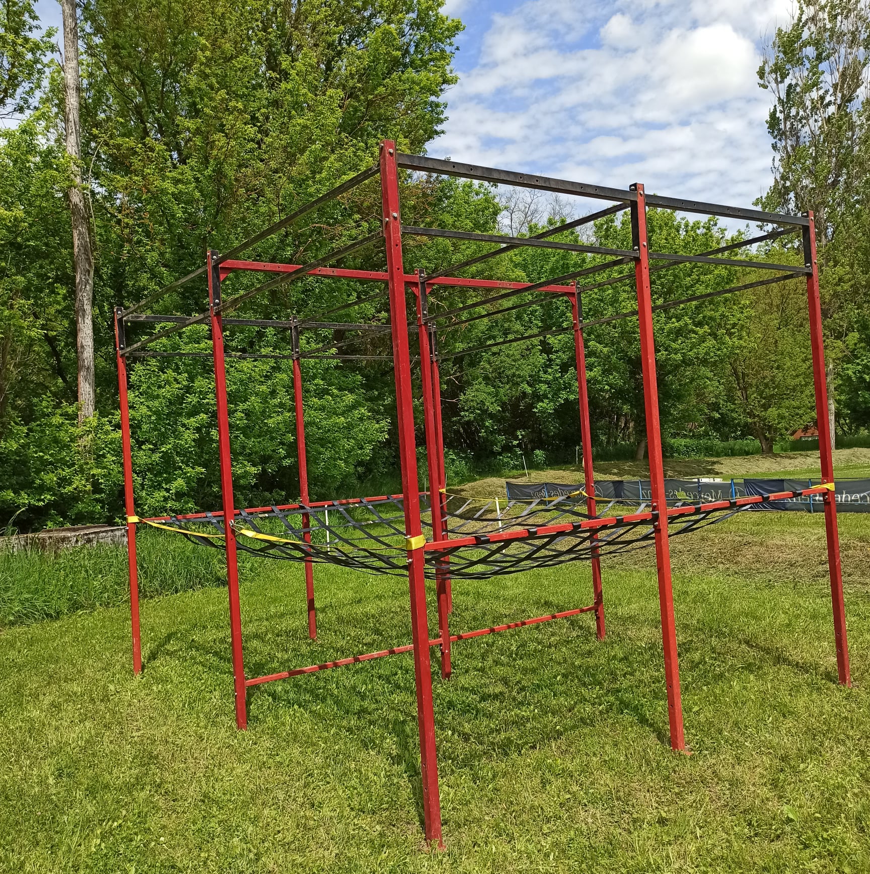 3 Ninja Climbing over net