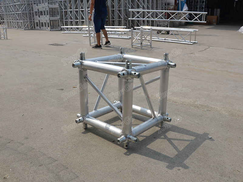 Global Truss F44 Multi Box Corner