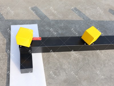 4 WOODEN BALANCE BEAM