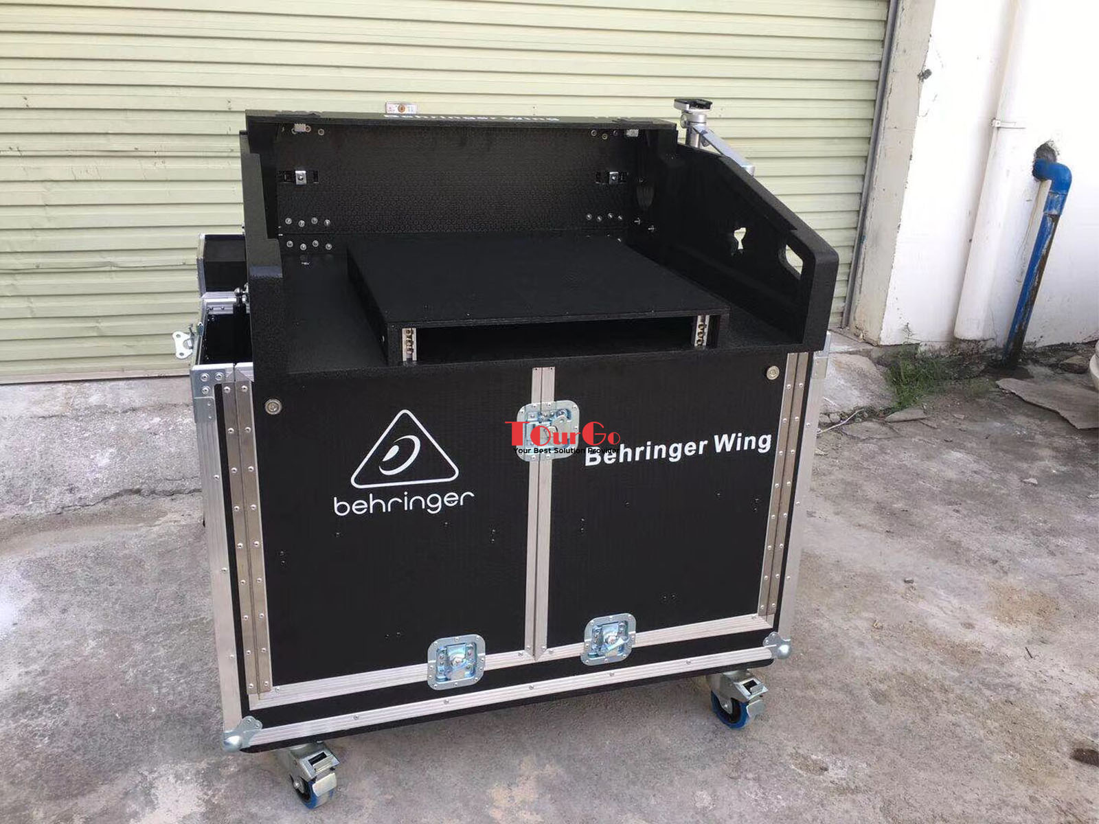 41Flight case for Behringher wing 