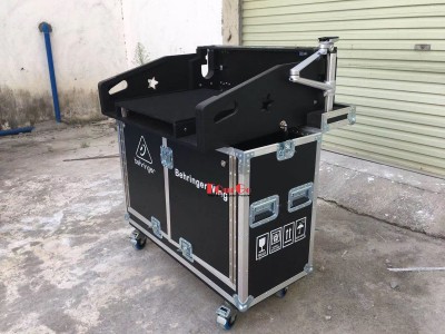 Flight case for Behringher wing 