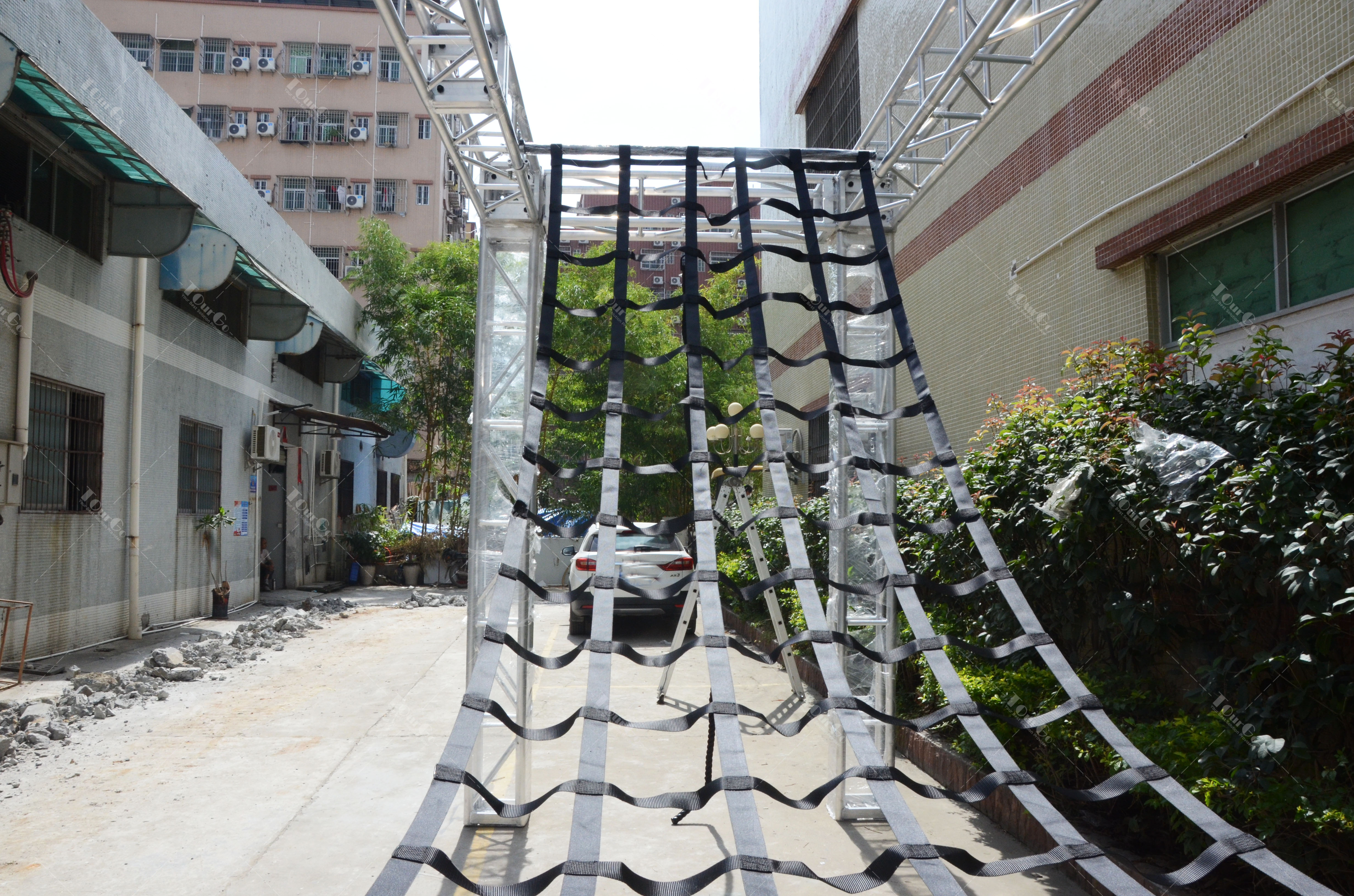ROPE SWING TO CARGO NET43