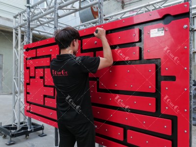 4Ninja Warrior peg wall