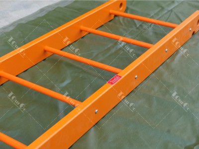 4Hanging Ladder