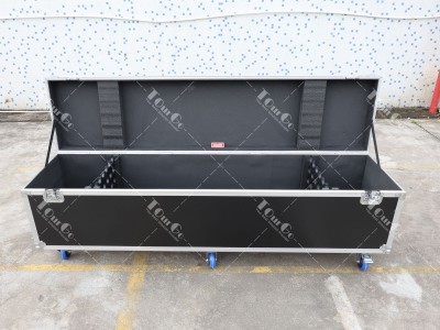 Pipe and drape flight case