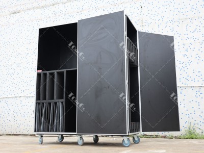 4 wardrobe roadcase 