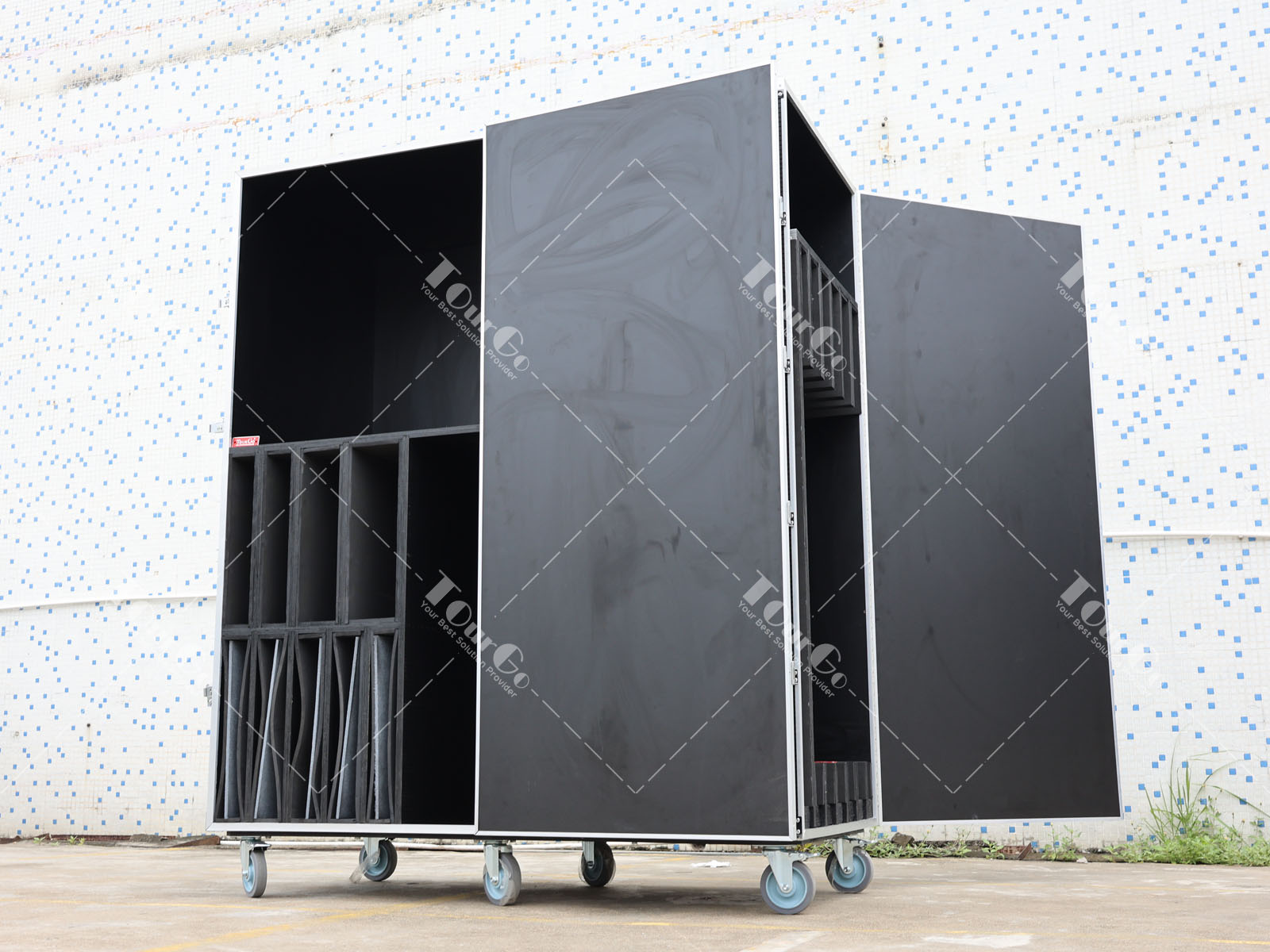 4 wardrobe roadcase 