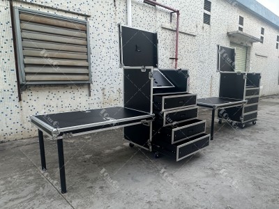 4 flight case with 4 drawers