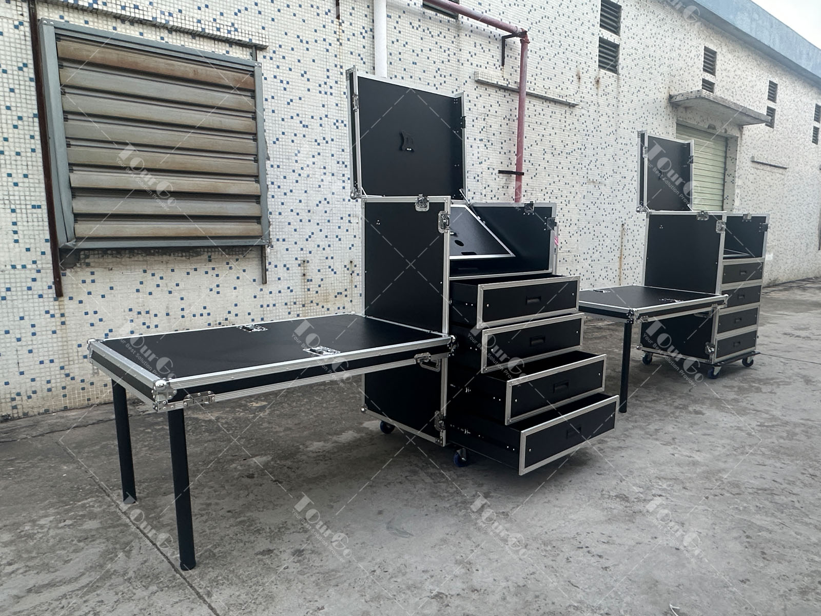 4 flight case with 4 drawers