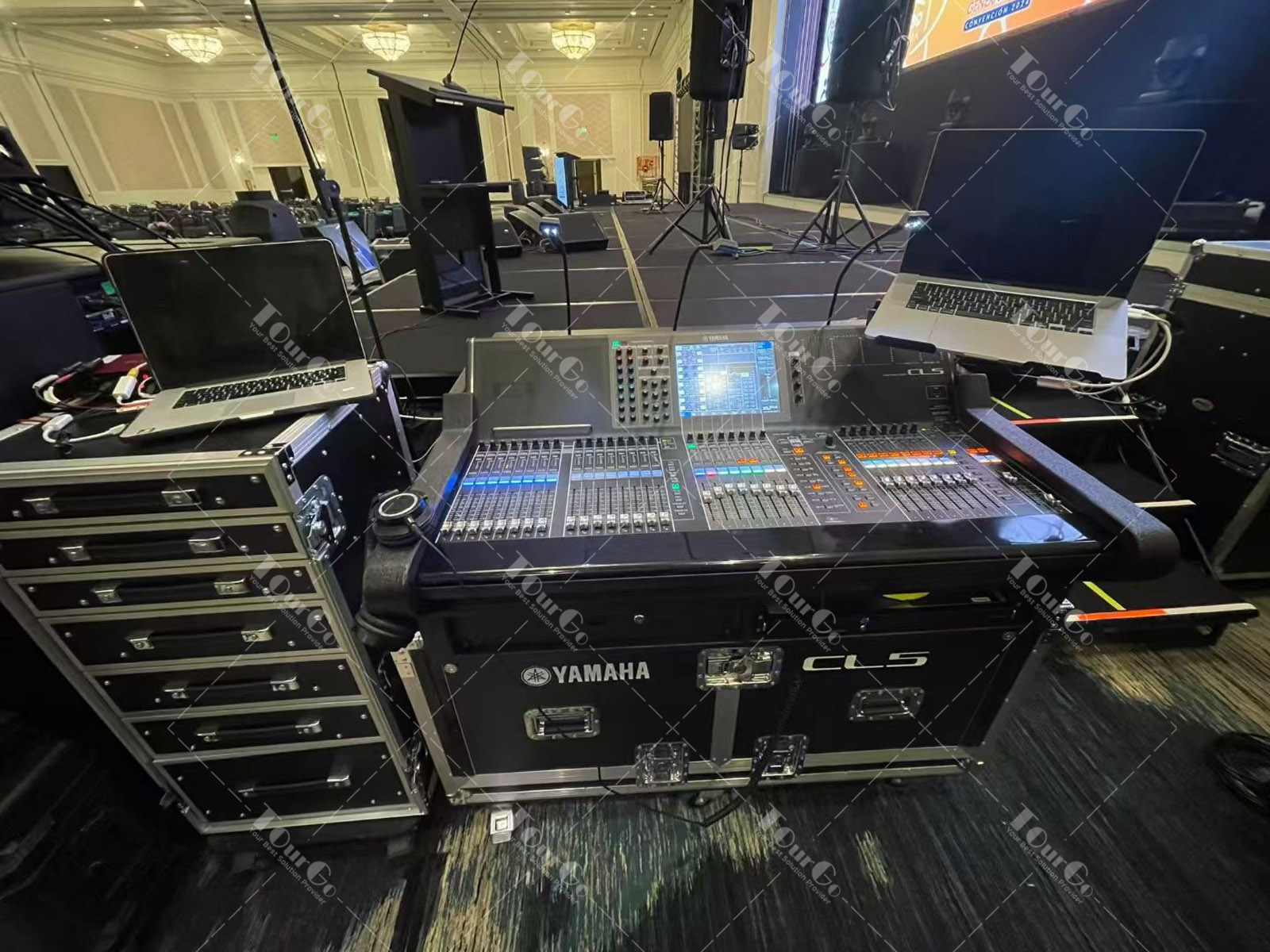 4 Flip flight case for Yamaha CL5