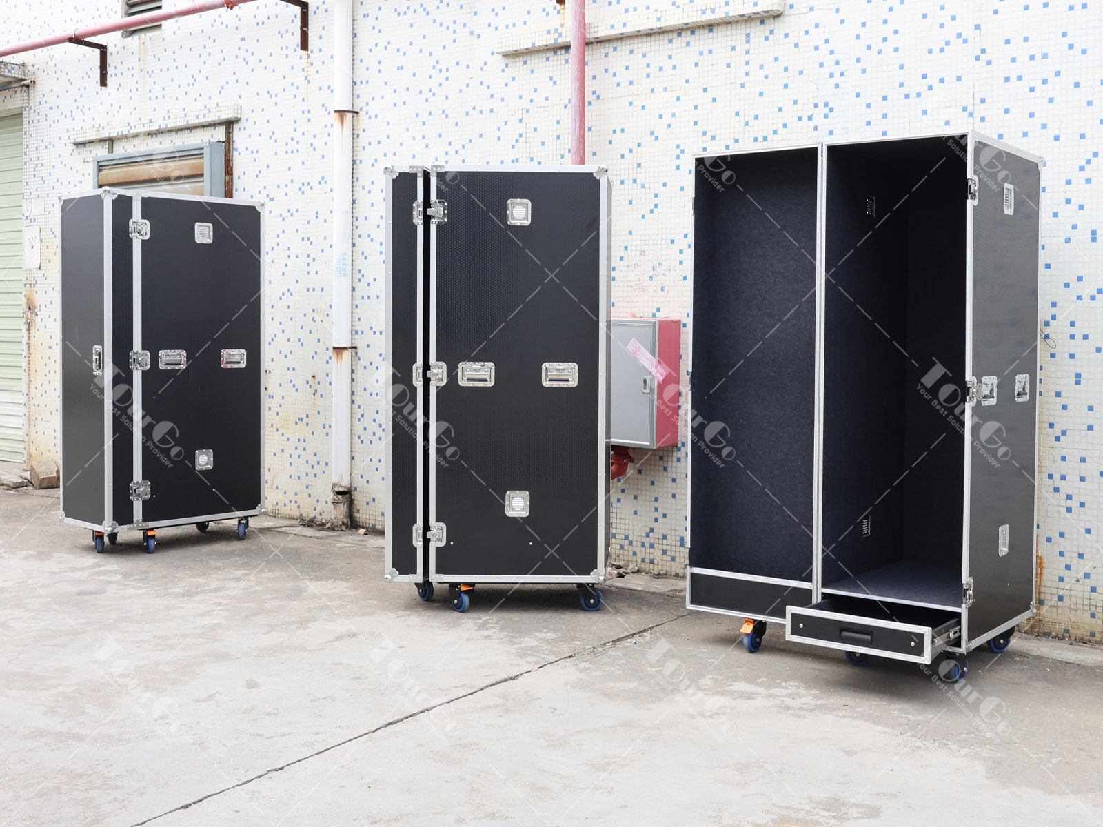 4 wardrobe flight case