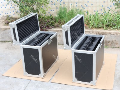 4 Universal flight case