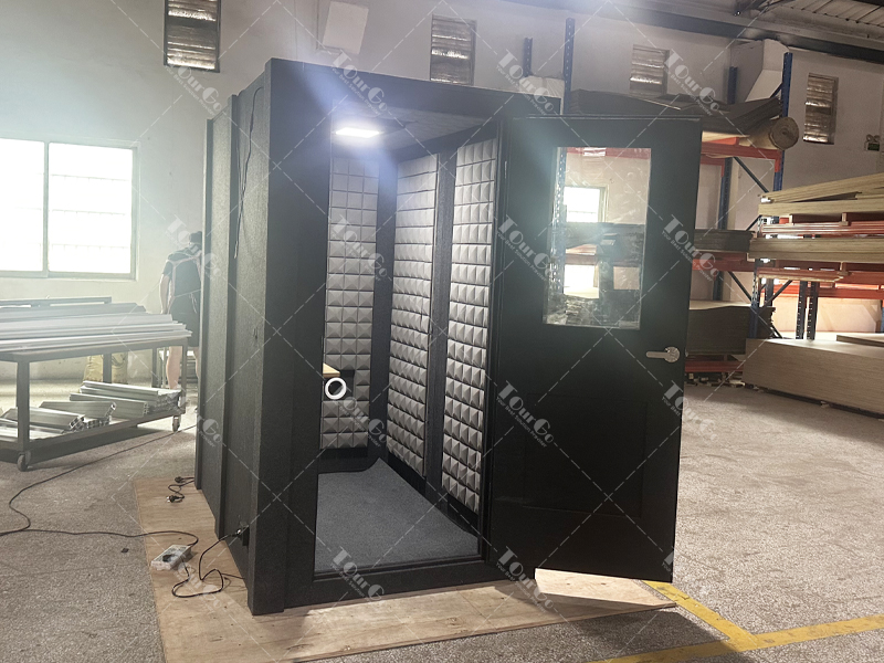 4 Office Phone Booth