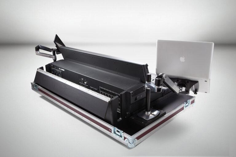5Avid VENUE S6L flight case 