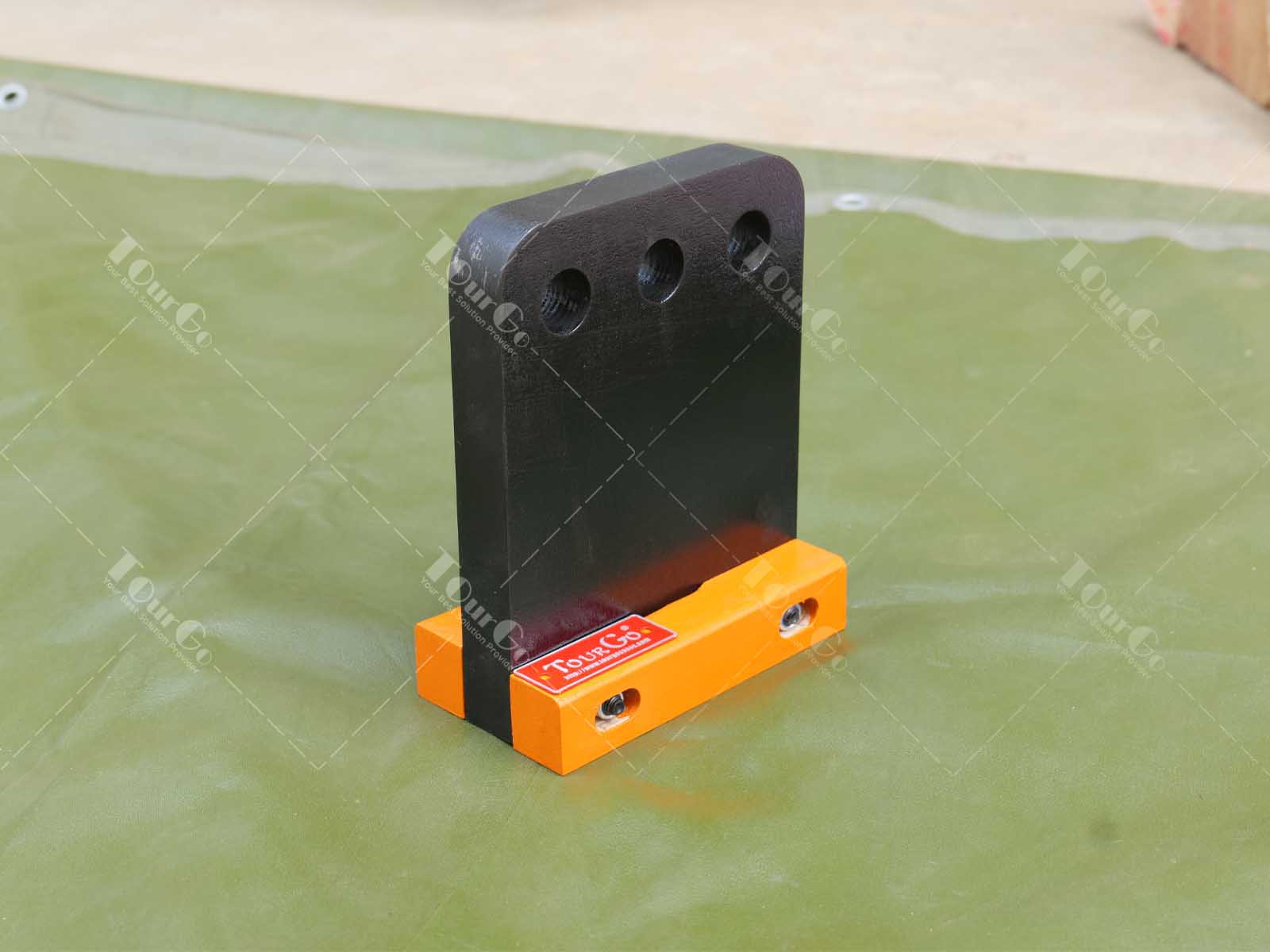 5Floating Cliffhanger Square