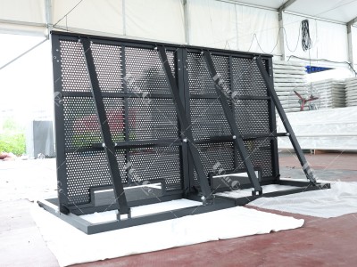 6 BLACK STAGE BARRIER