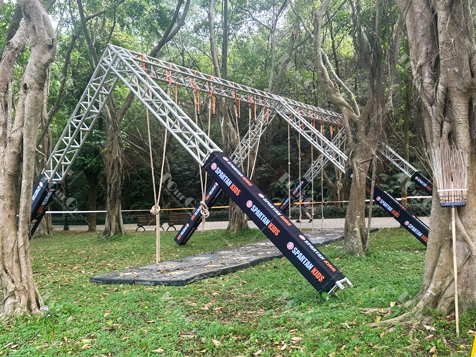 OCR Park Obstacle Spartan Race Training Rope Swinging Course