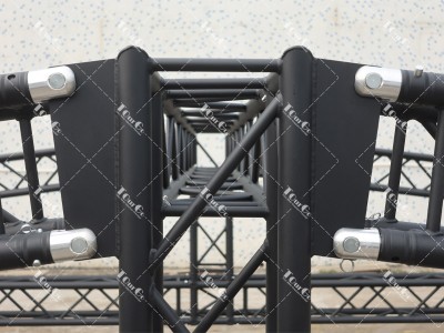 6Truss Roofing Systems