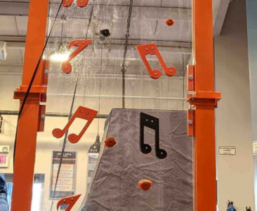 7Climbing Rock Wall