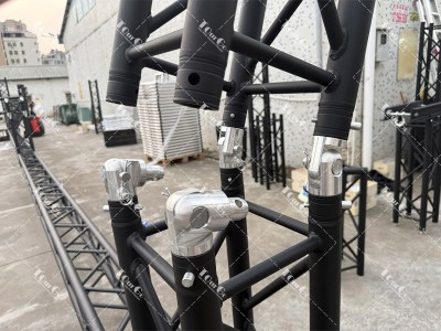 7Truss Roofing Systems