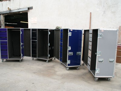 8CUSTOM WARDROBE CASES
