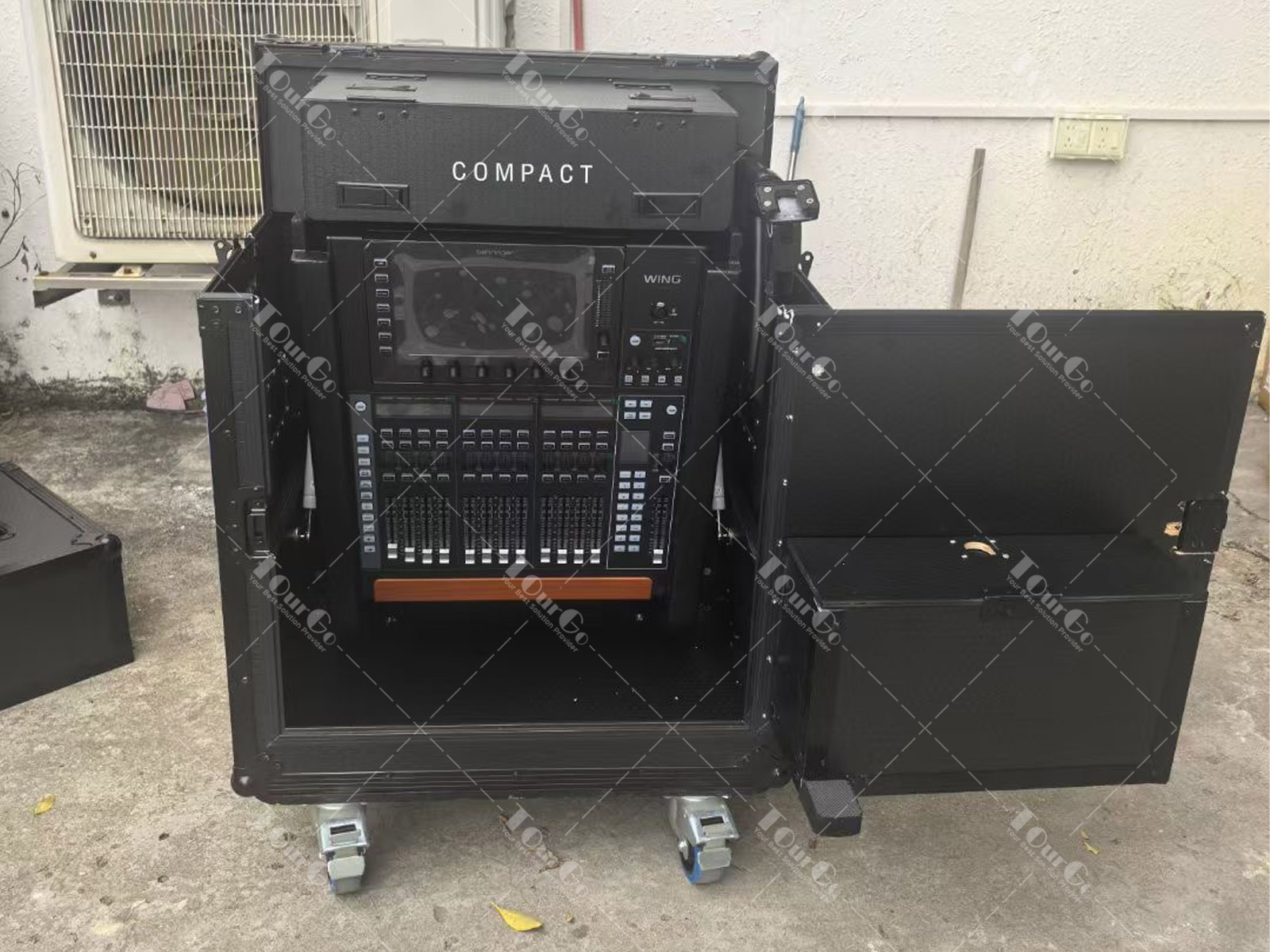 8 Behringher wing compact