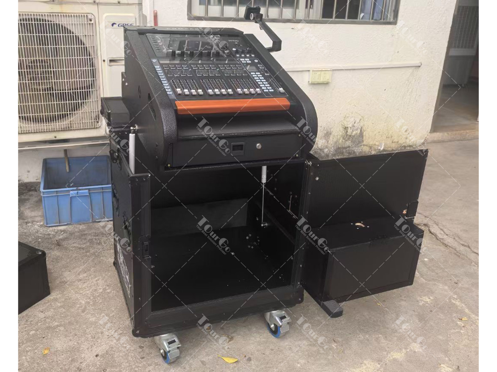 9 Behringher wing compact