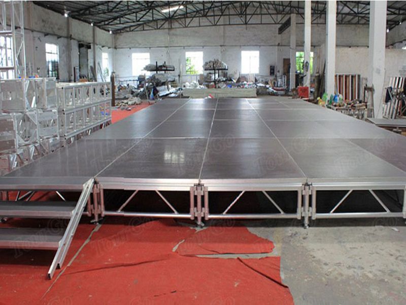 Aluminum-Stage